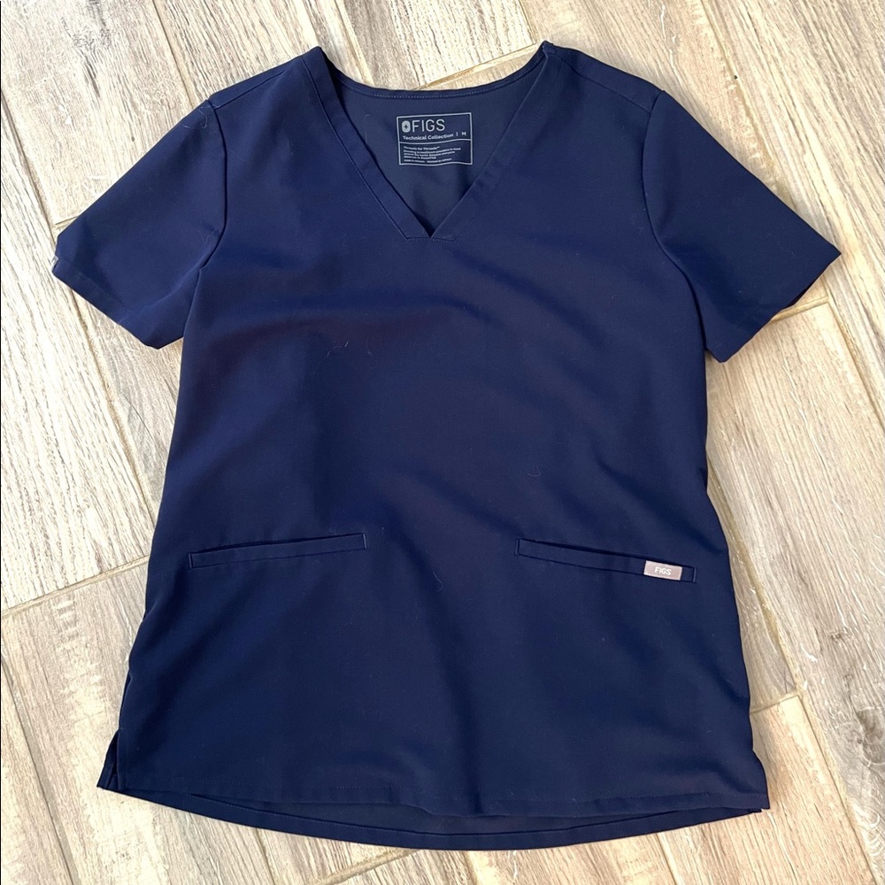 Figs navy casma 3 pocket scrub top
